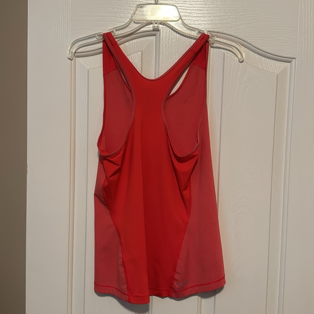 Nike Pro Racerback tank - Picture 2 of 2